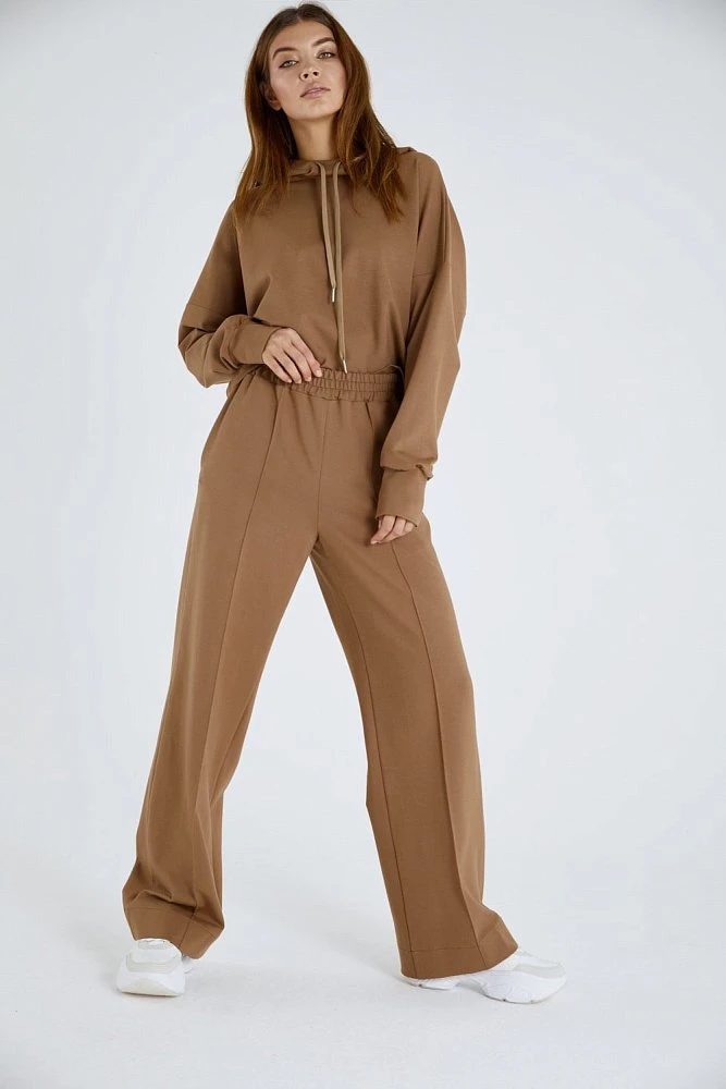 Брюки трикотажные широкие