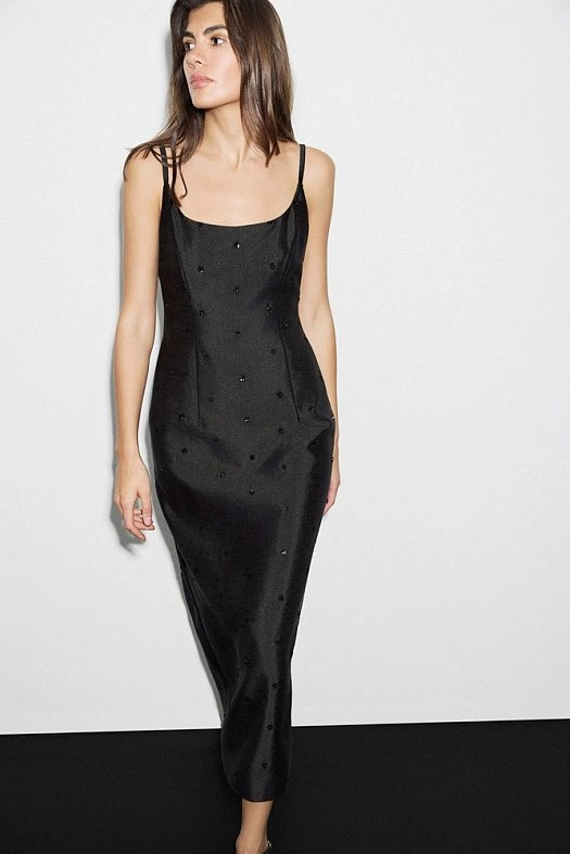 Платье миди приталенное с вышивкой бисером (Вискоза шиммер вышивка цветы арт.1977 Черный 66% вискоза, 34% п/э; Размер: L)