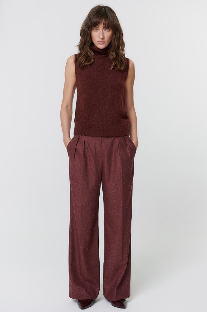 Брюки широкие из премиальной итальянской шерсти с шелком 13890₽