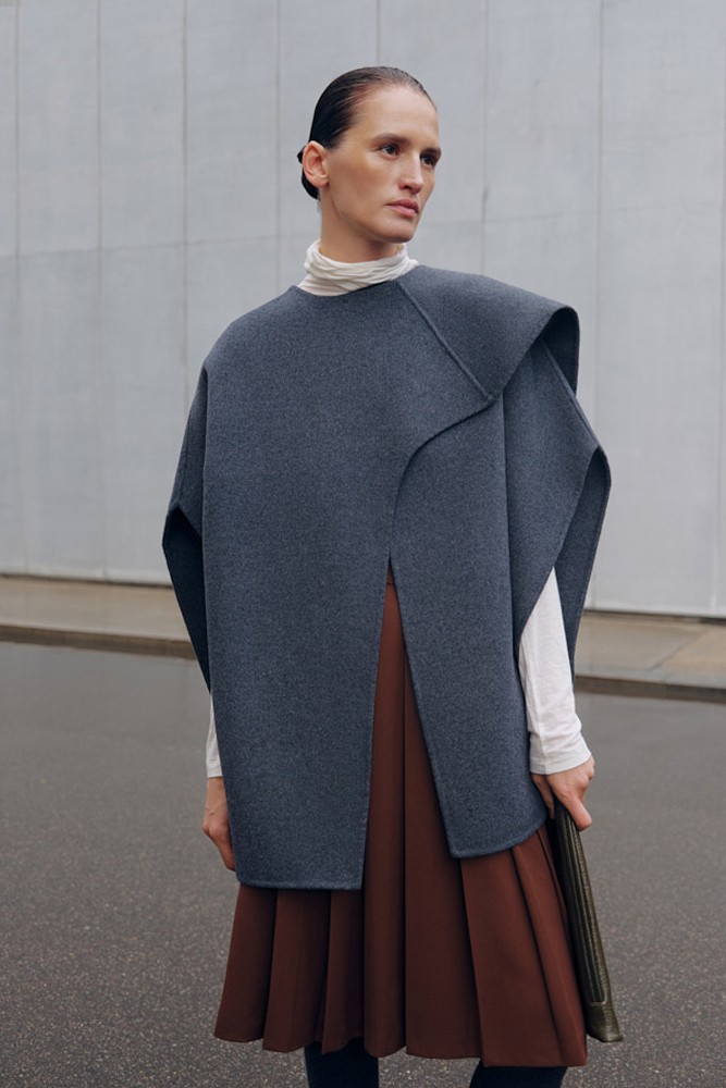 Накидка кейп из шерсти 19890₽