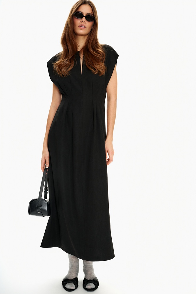 Платье миди без рукава 18890₽