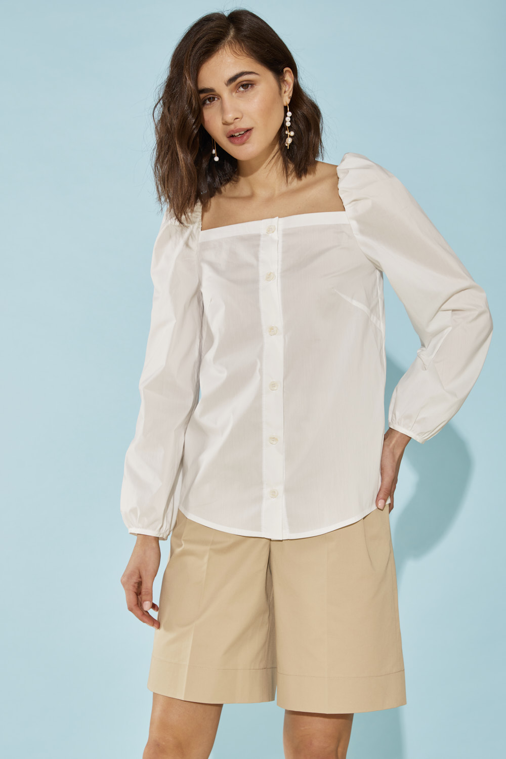 Блуза с квадратной горловиной и объемным рукавом