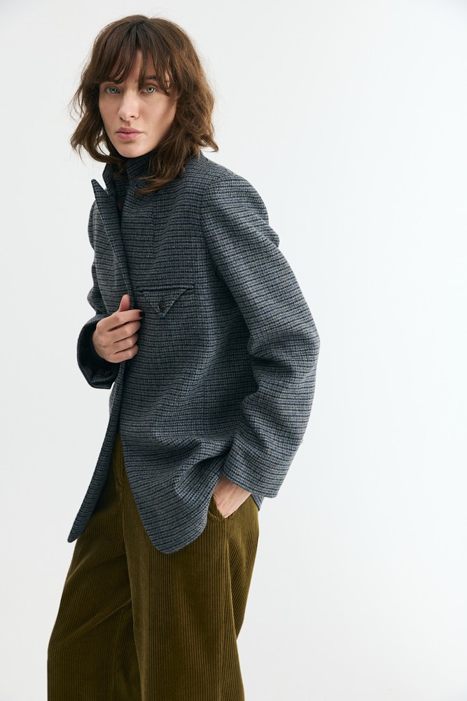 Жакет однобортный прямого силуэта 23890₽