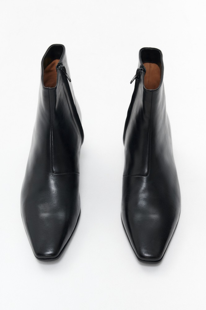 Ботильоны kitten heel Ботильоны kitten heel