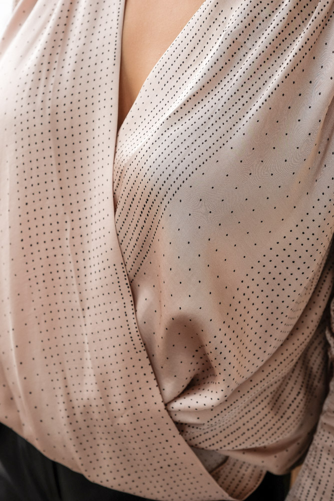 Блуза на запахе с драпировкой