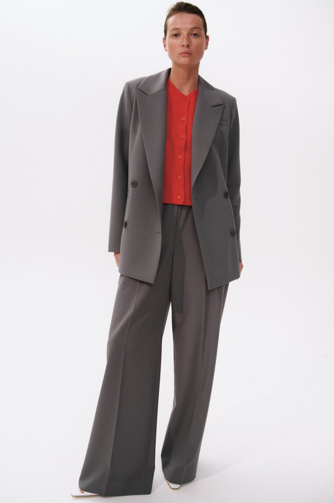 Брюки широкие с эластичным поясом 12800₽