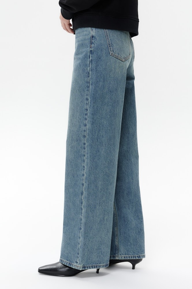 Джинсы Wide leg с винтажным эффектом Джинсы Wide leg с винтажным эффектом