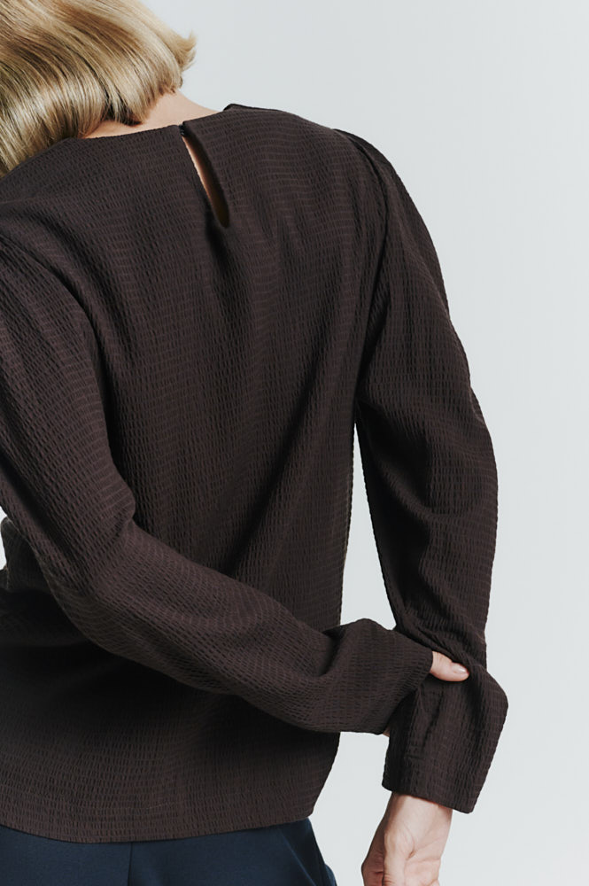 Блуза из фактурной ткани