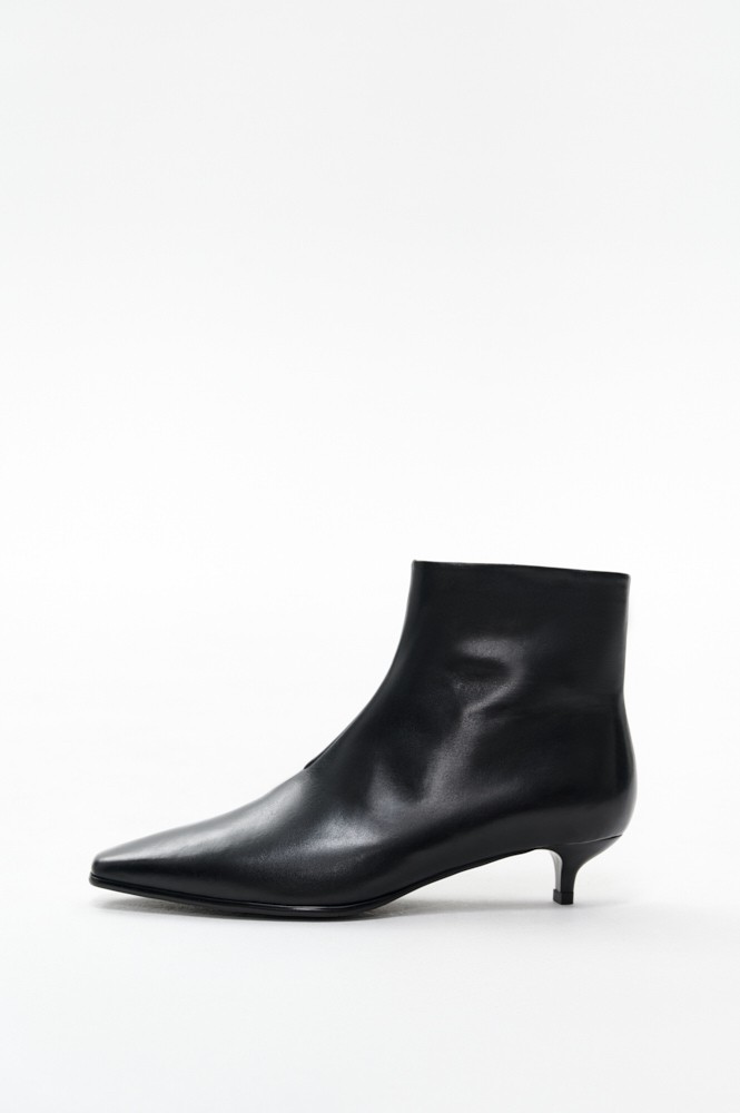 Ботильоны kitten heel Ботильоны kitten heel