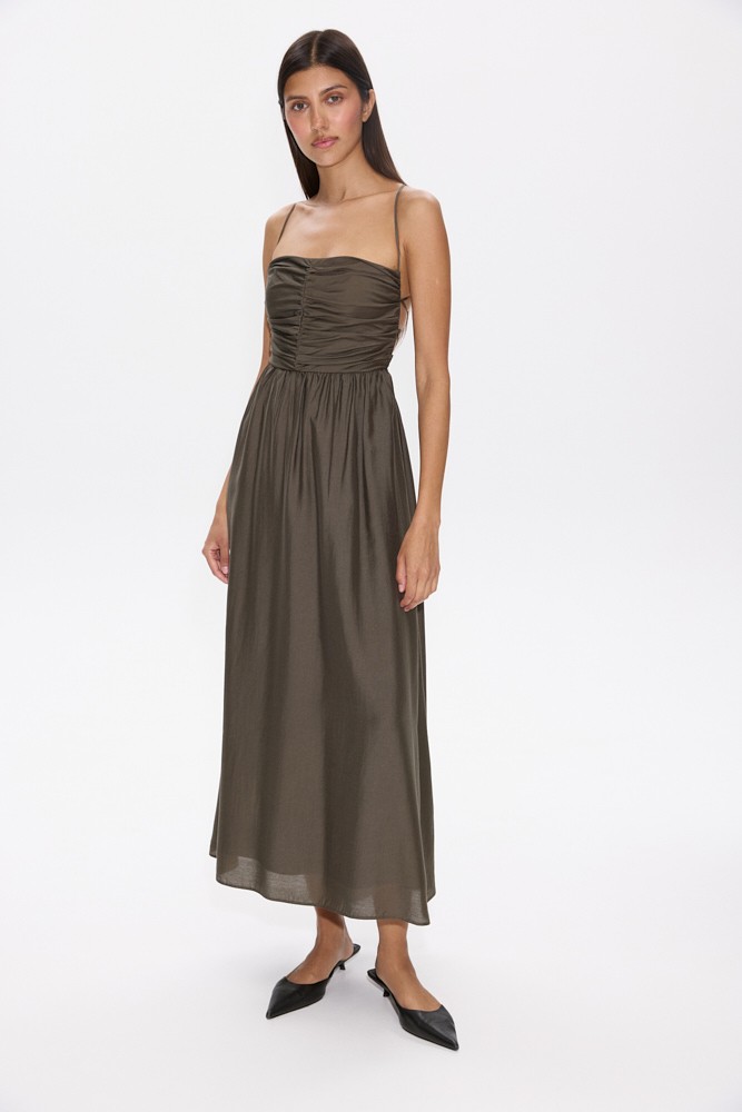 Платье макси с драпировкой и открытой спиной 15890₽