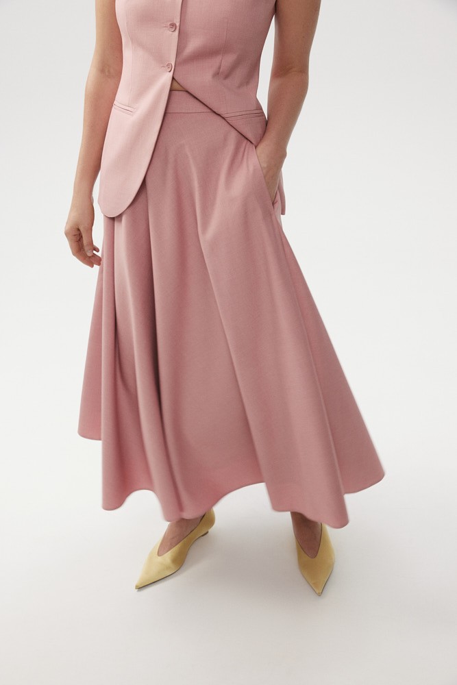 Юбка расклешённая из костюмной ткани 12800₽