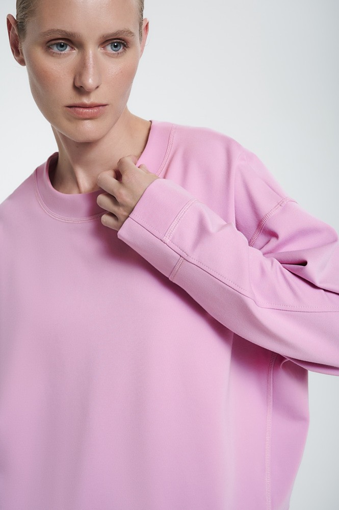 Свитшот из итальянского трикотажа с декоративной отстрочкой 8700₽