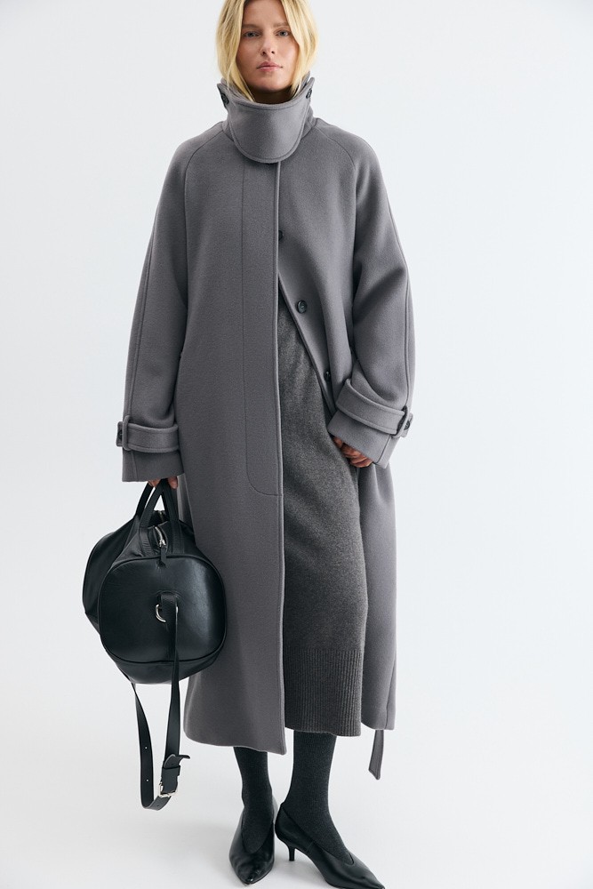 Пальто утепленное из шерсти 38890₽