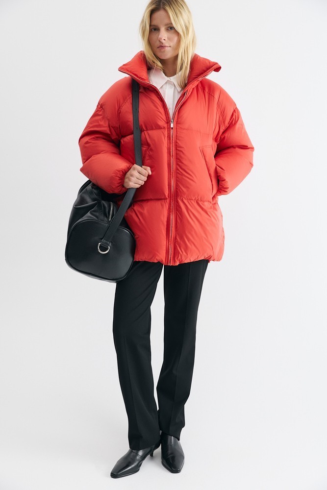 Пуховик укороченный с воротником-стойкой 36890₽