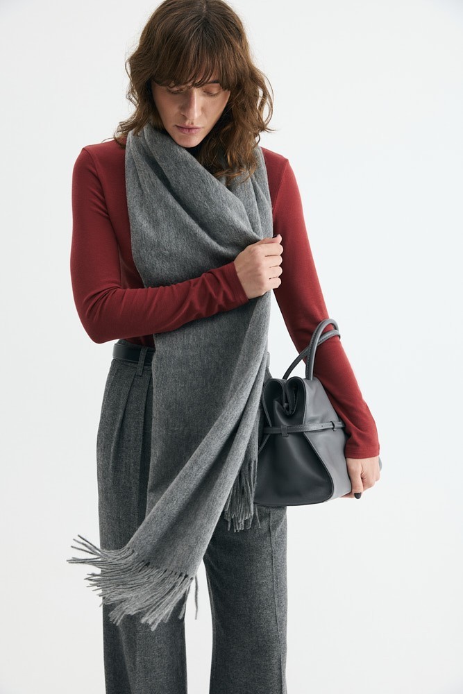 Шарф с бахромой из шерсти 11890₽