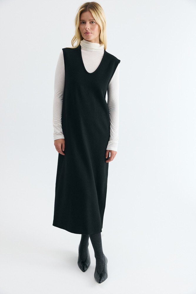 Платье U-образным вырезом из шерсти