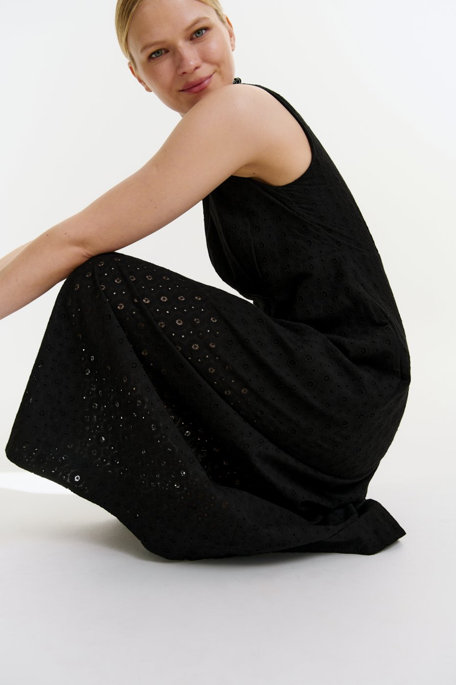 Платье макси из хлопка Broderie Anglaise Платье макси из хлопка Broderie Anglaise