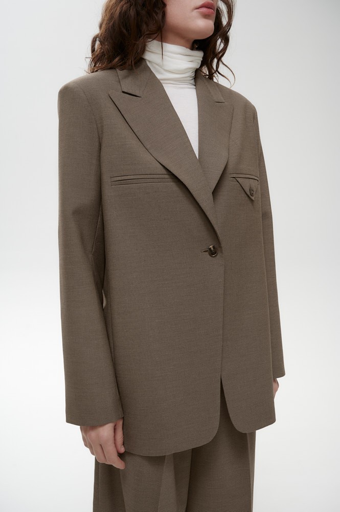 Жакет однобортный прямого силуэта 18890₽